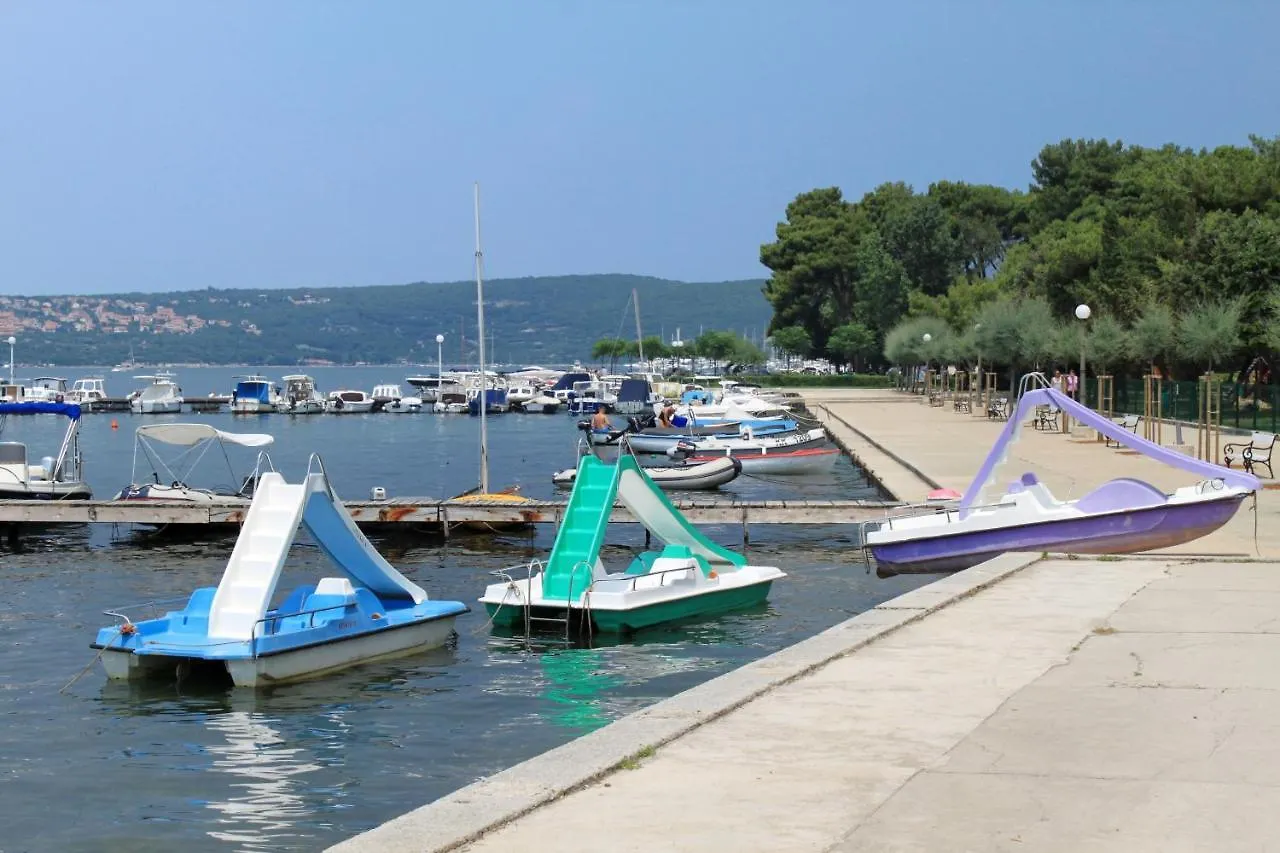 Apartments With A Parking Space Punat, Krk - 5350 0*, Punat Croatia