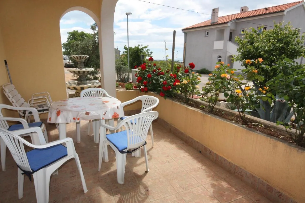 Apartments With A Parking Space Punat, Krk - 5350